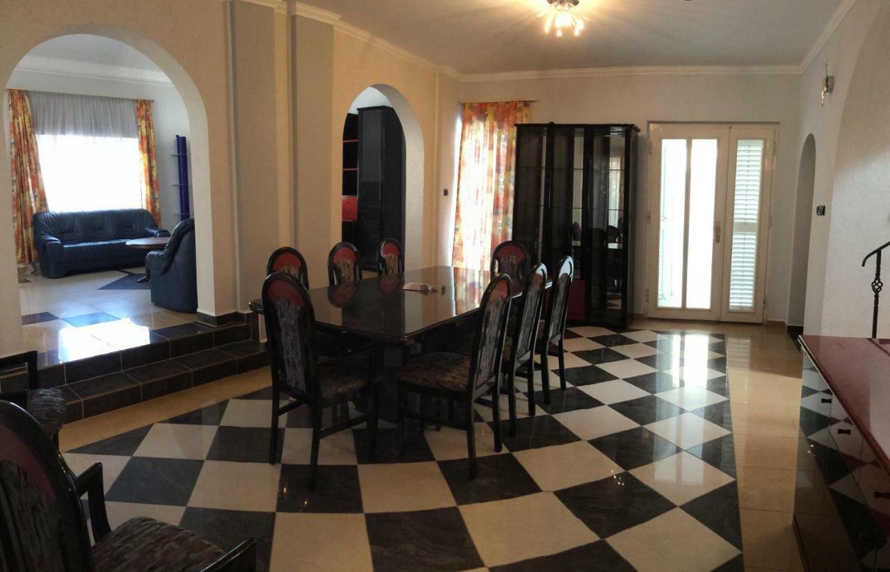 Nikolux Apartman Hajdúszoboszló 外观 照片